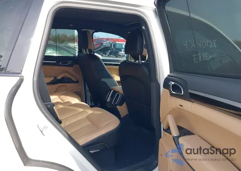 2018 Porsche Cayenne Platinum Edition z USA, uszkodzony, nr VIN WP1AA2A22JKA03807